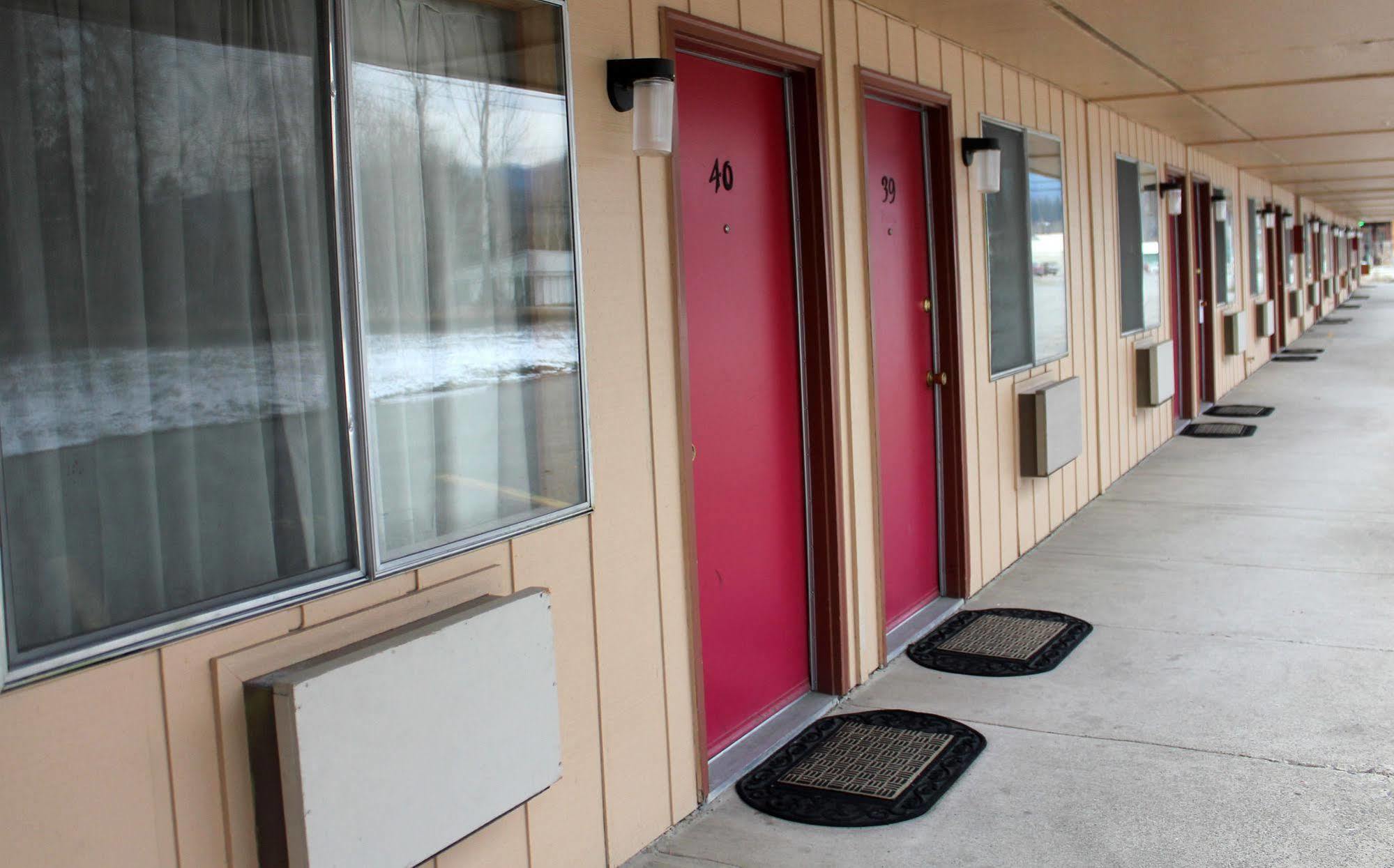 Caboose Motel Libby Exterior foto